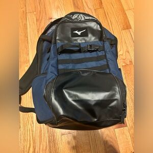Mizuno volleyball/softball bag color navy